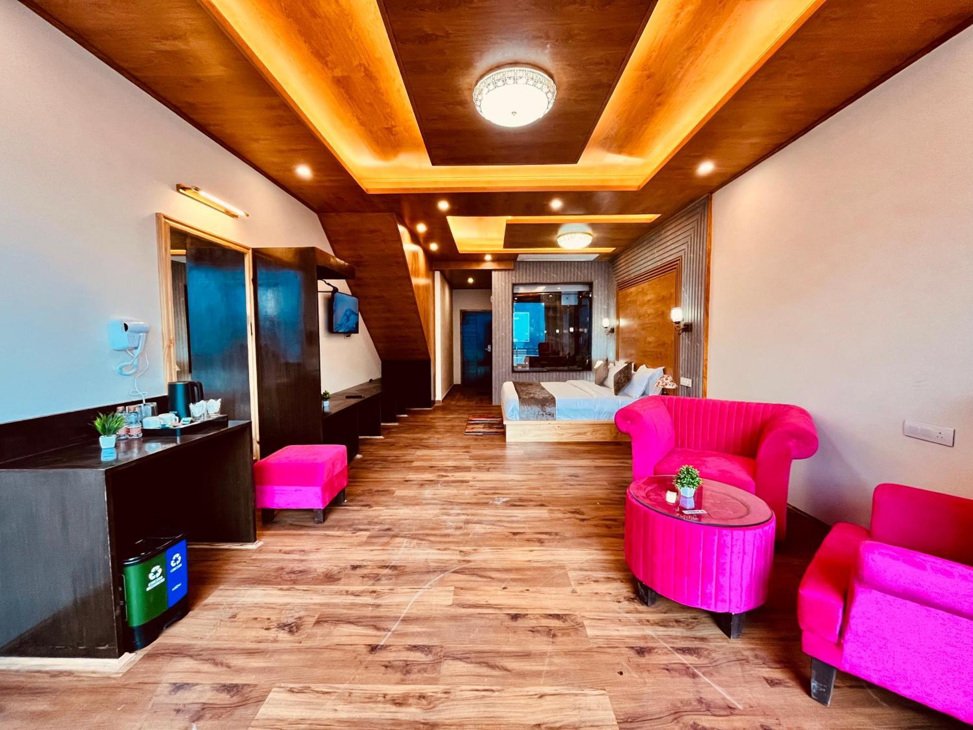 Naina Deventure Resort, Manali - Premium Rooms With Centrally Heated & Scenic View Exteriér fotografie